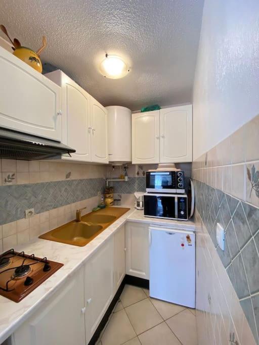 Apartamento Charmant Studio Costebelle Proche Gare, Terrasse Et Parking Gratuit Hyères Exterior foto